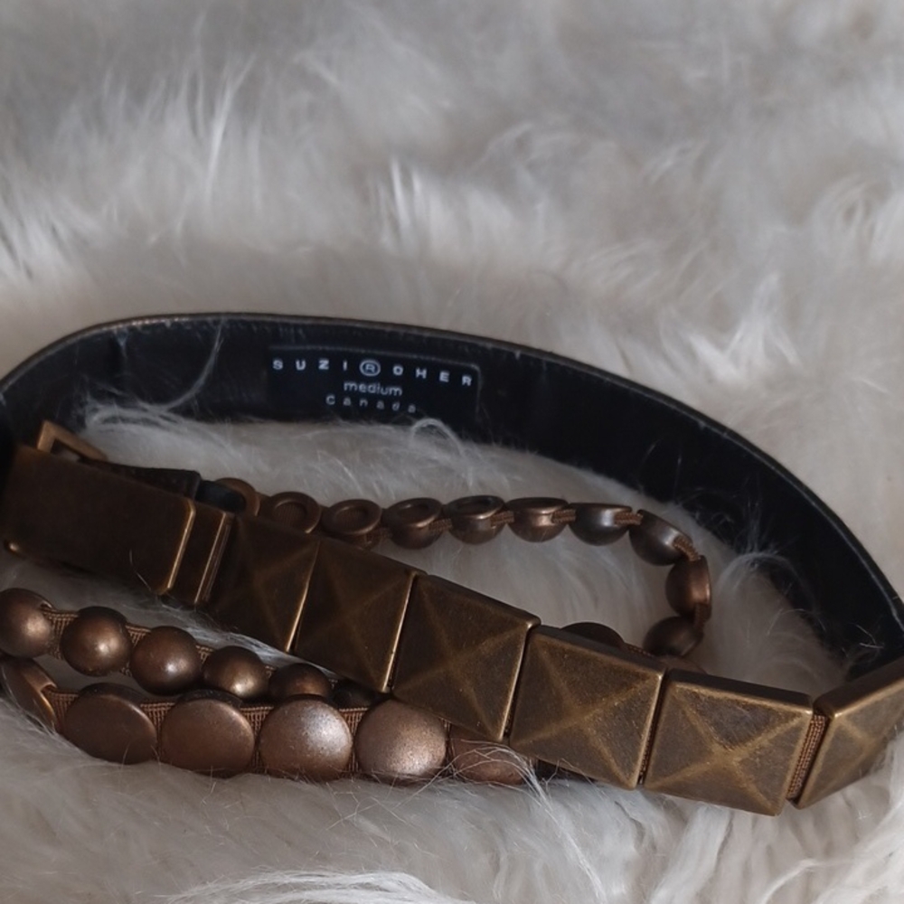 Suzi Roher  unique belt